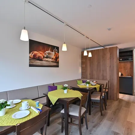 Gaestehaus Stock Kraeuterstueble 3*