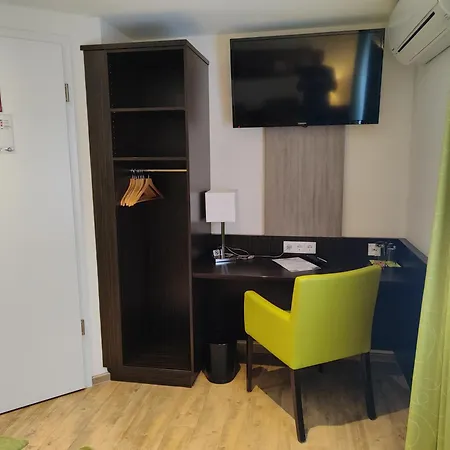 Hotel Gaestehaus Stock 3*