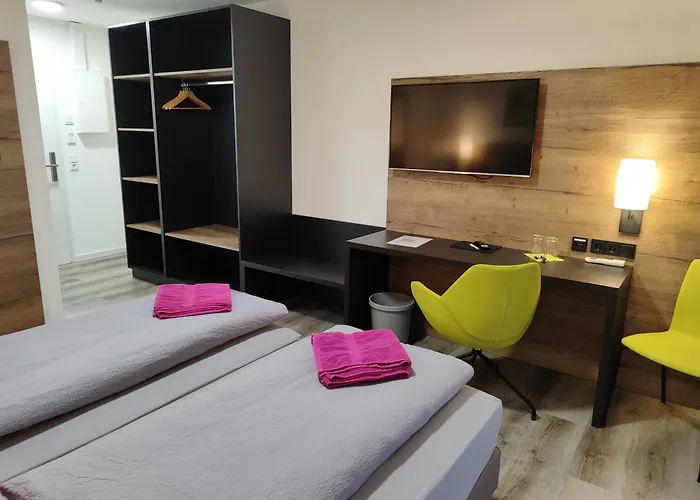 Hotel Gaestehaus Stock 3*